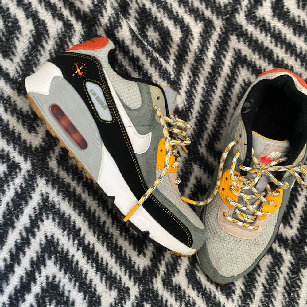 Nike Air Max 90 Sneakers - Gray and Black